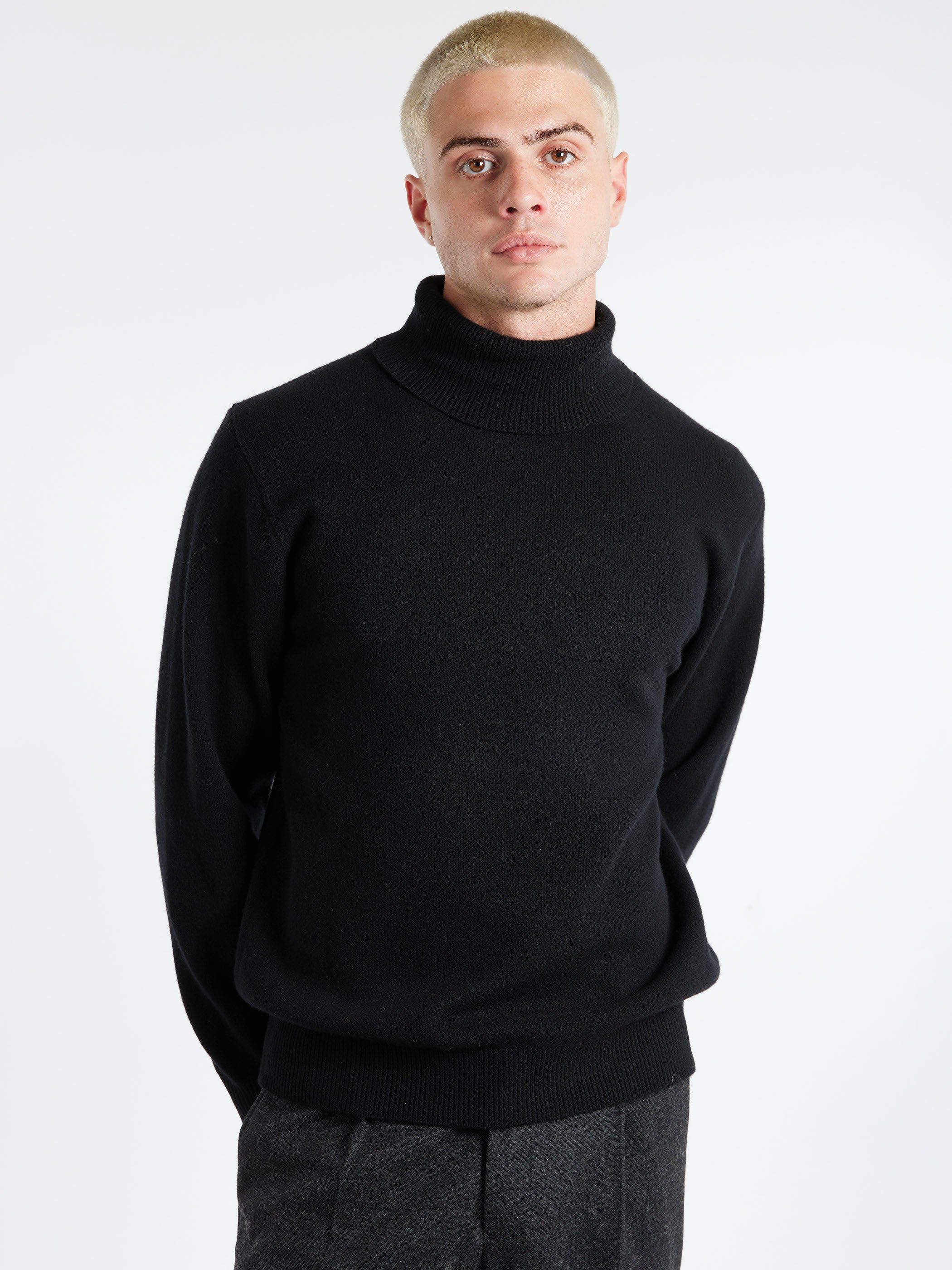 9G Wool Turtleneck