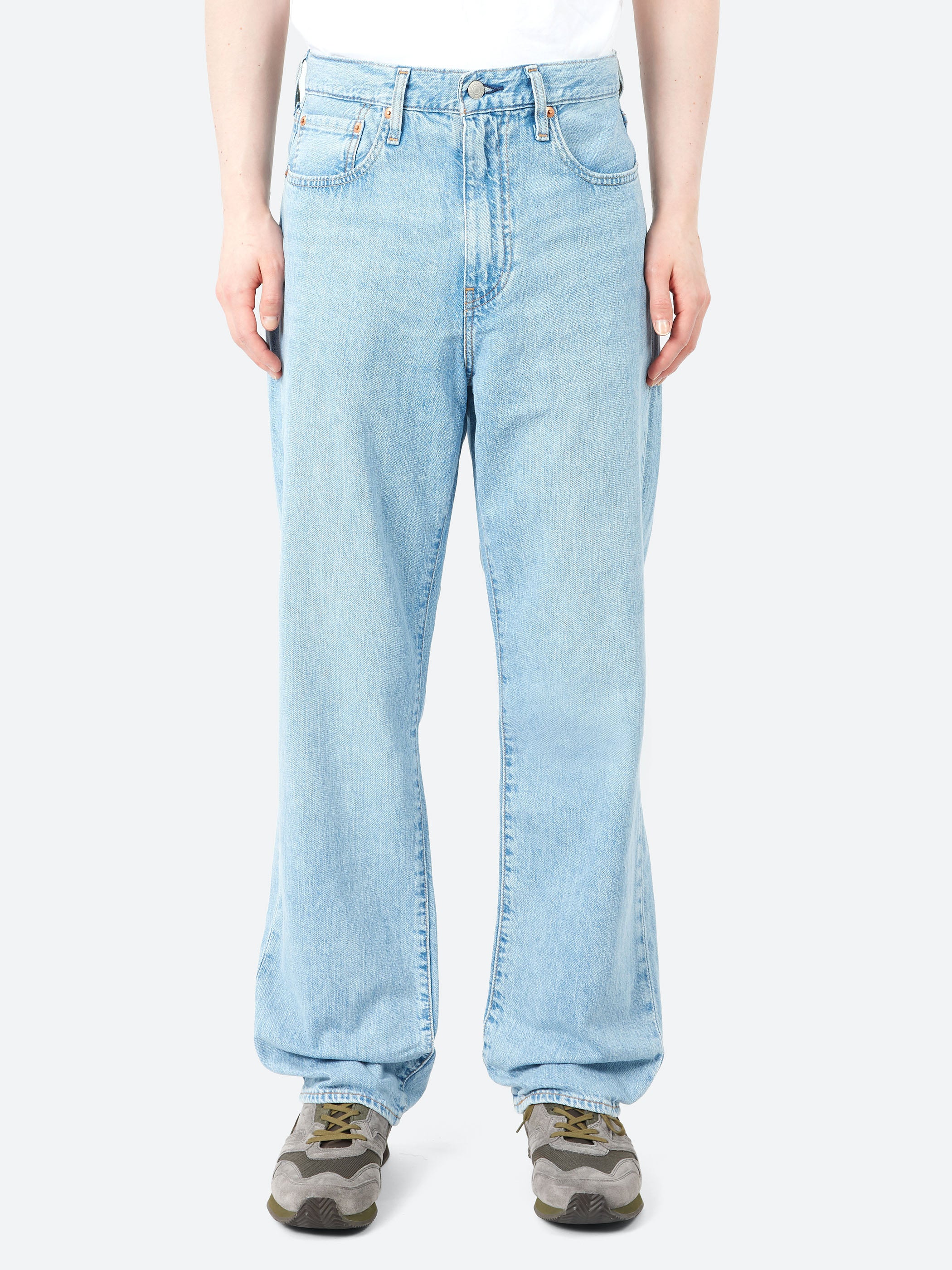 568 Loose Straight Jeans