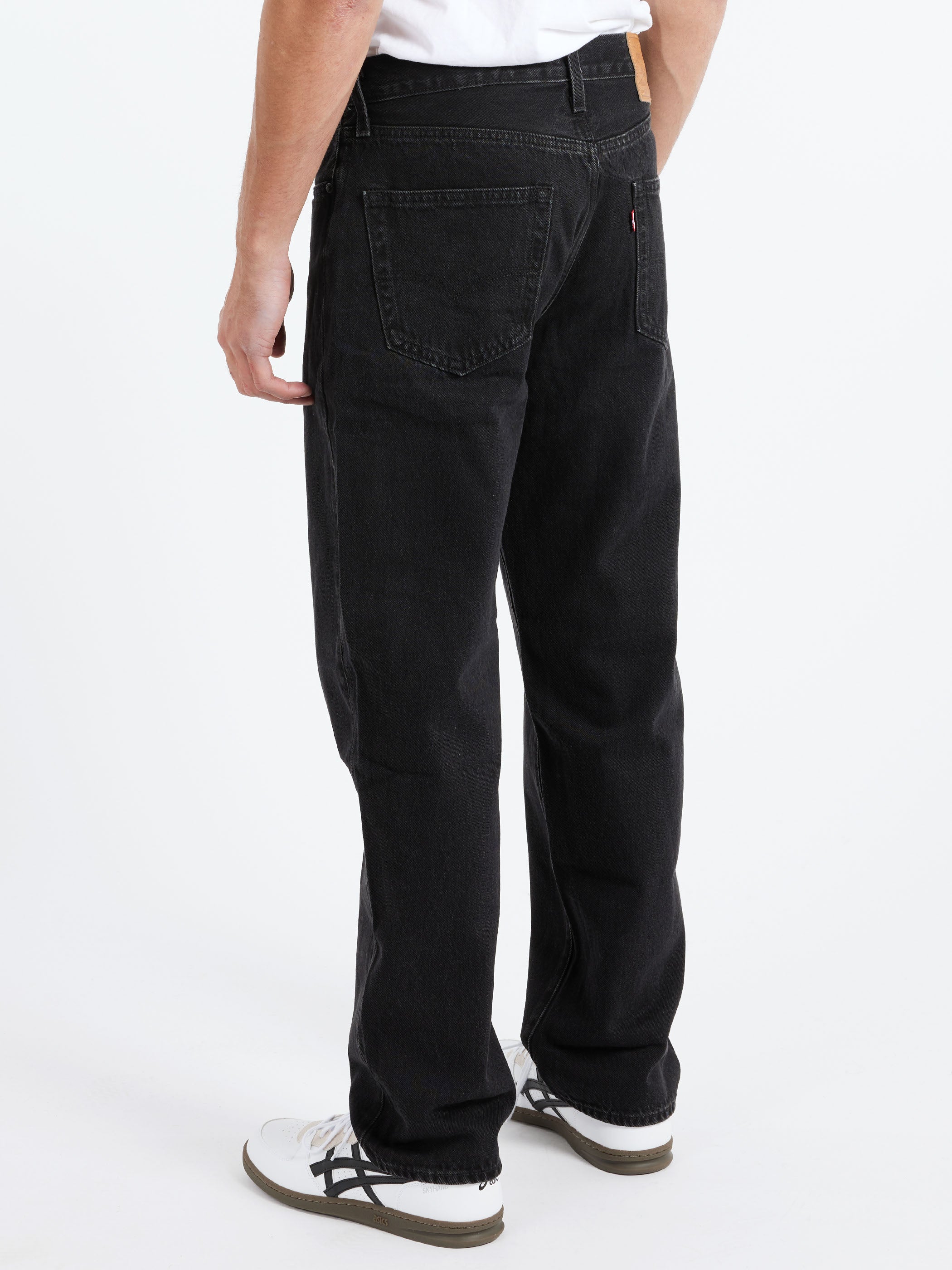 568 Loose Straight Jeans