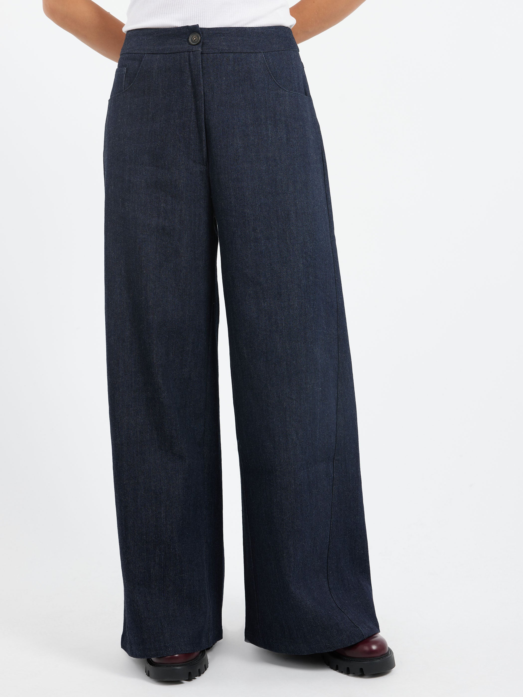 P016 Stitched Trousers