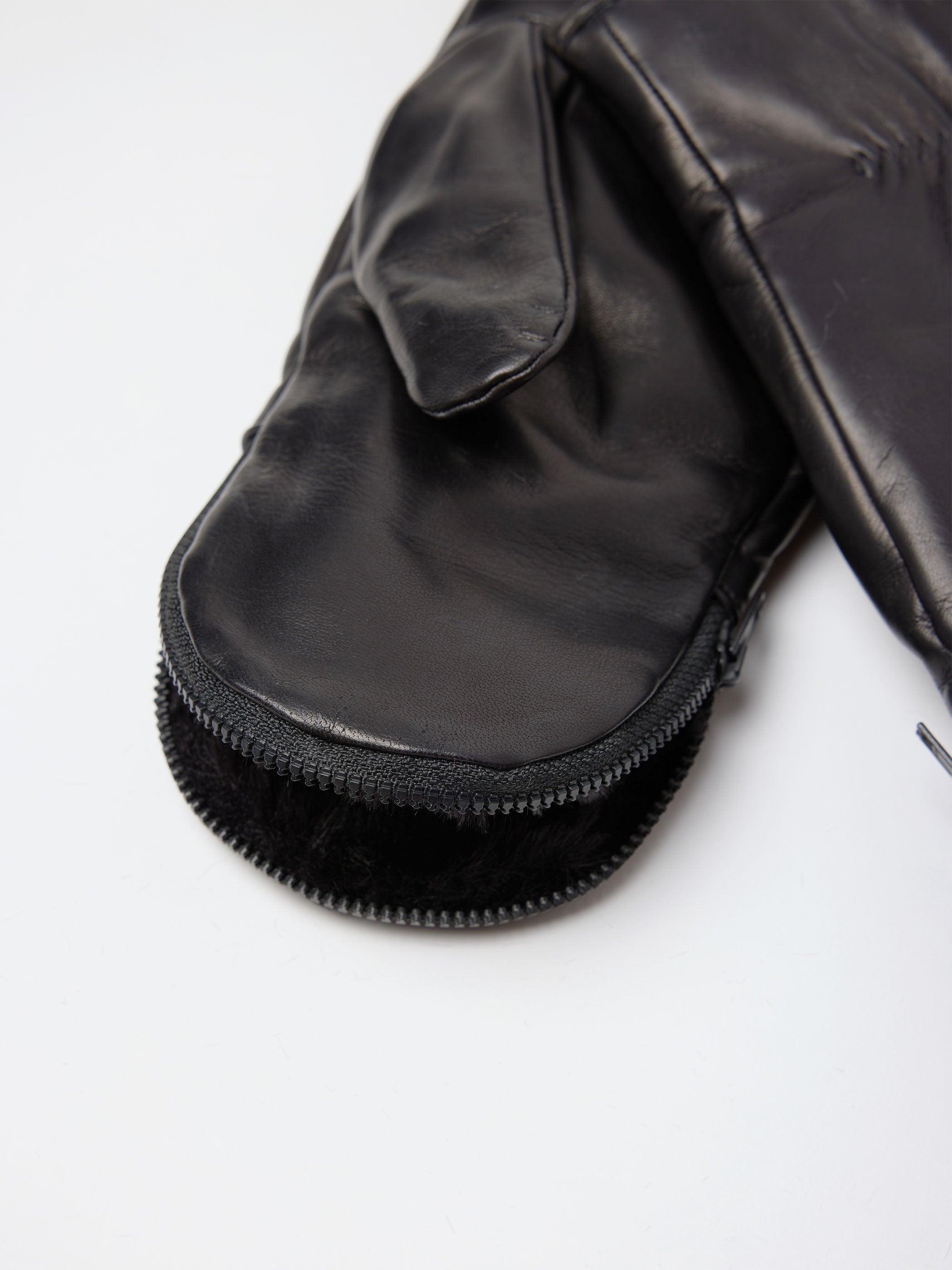 Aria Top Zipper Mitten