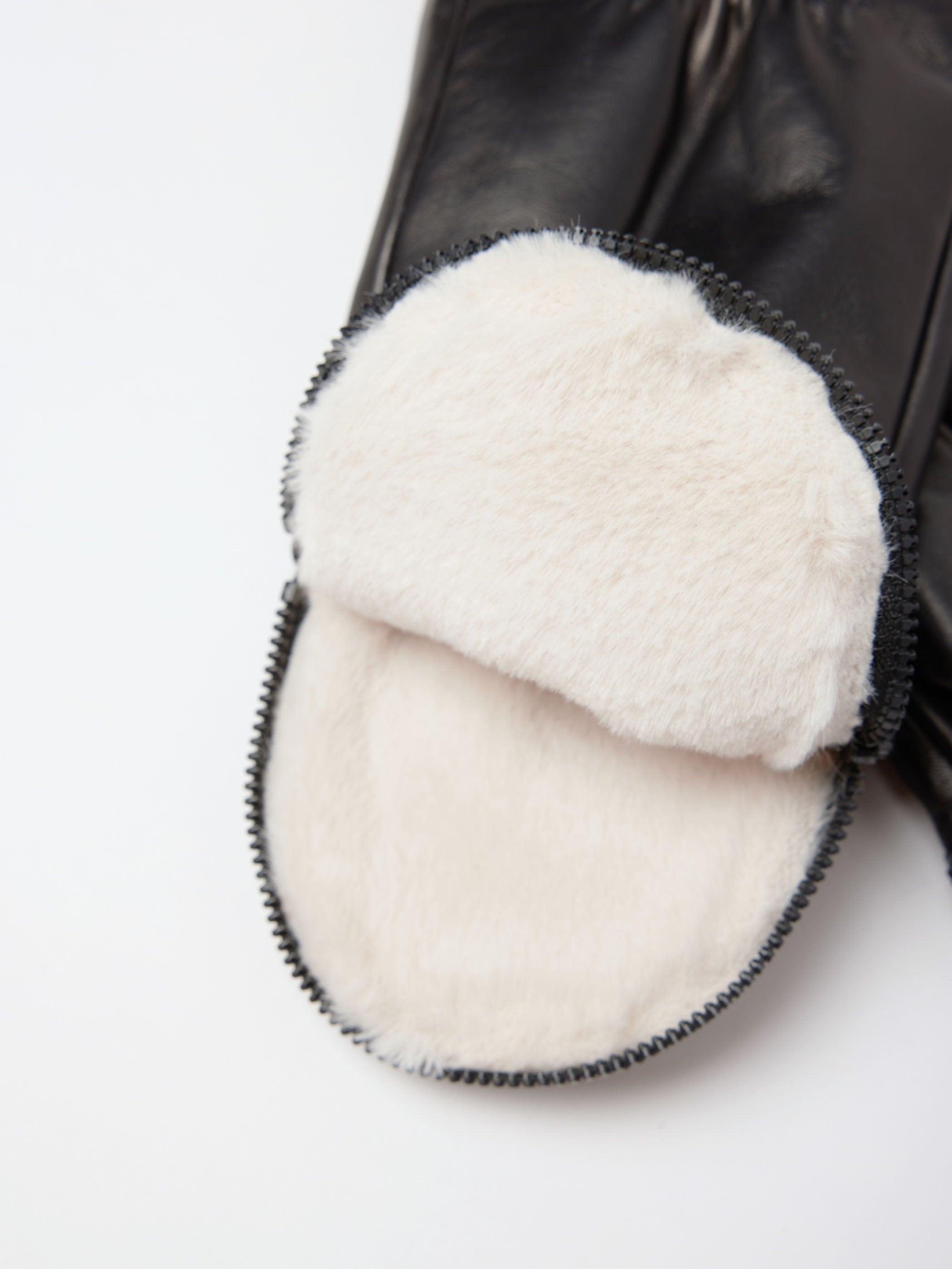 Aria Top Zipper Mitten