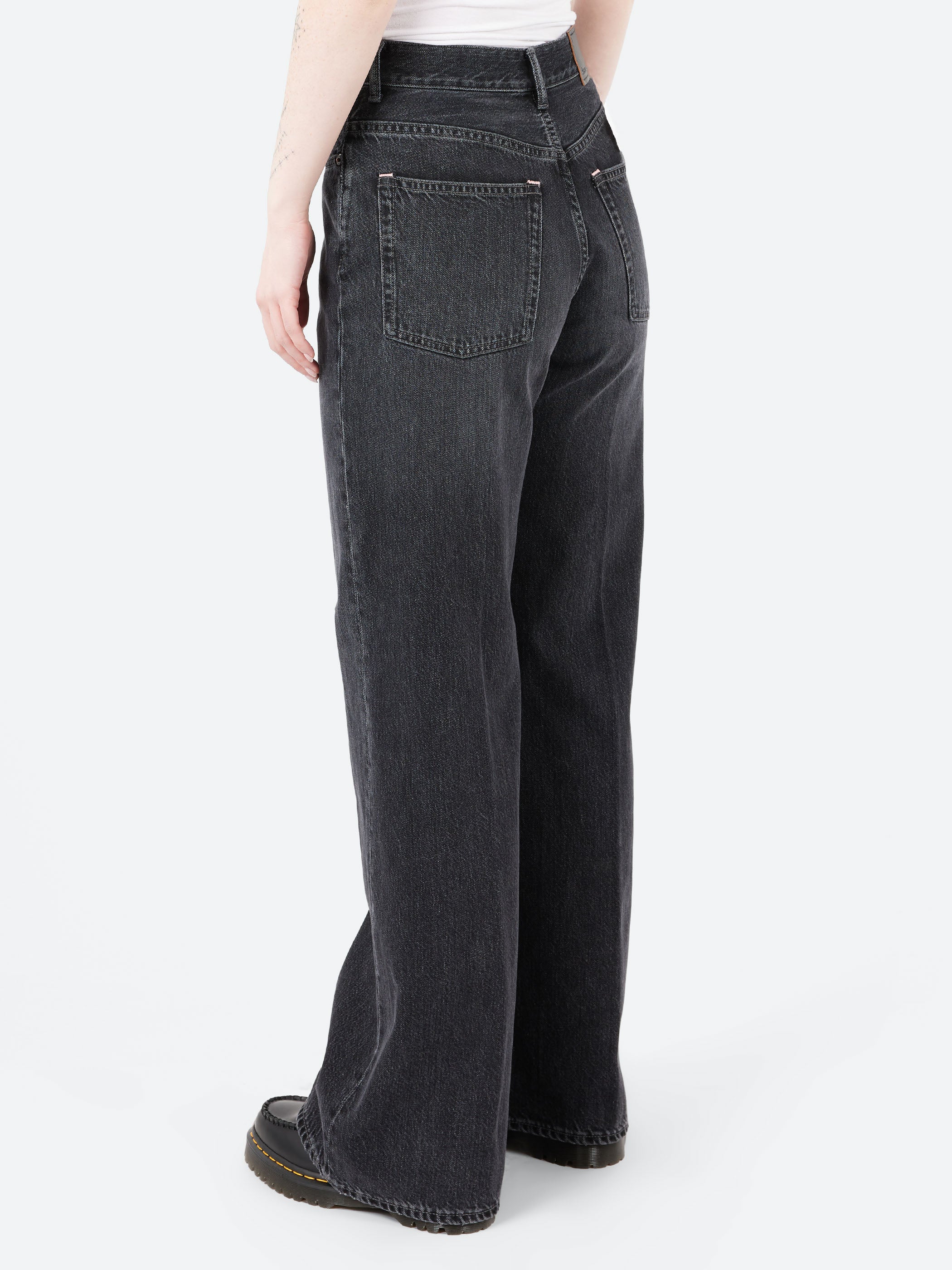 2022F Relaxed Fit Jeans