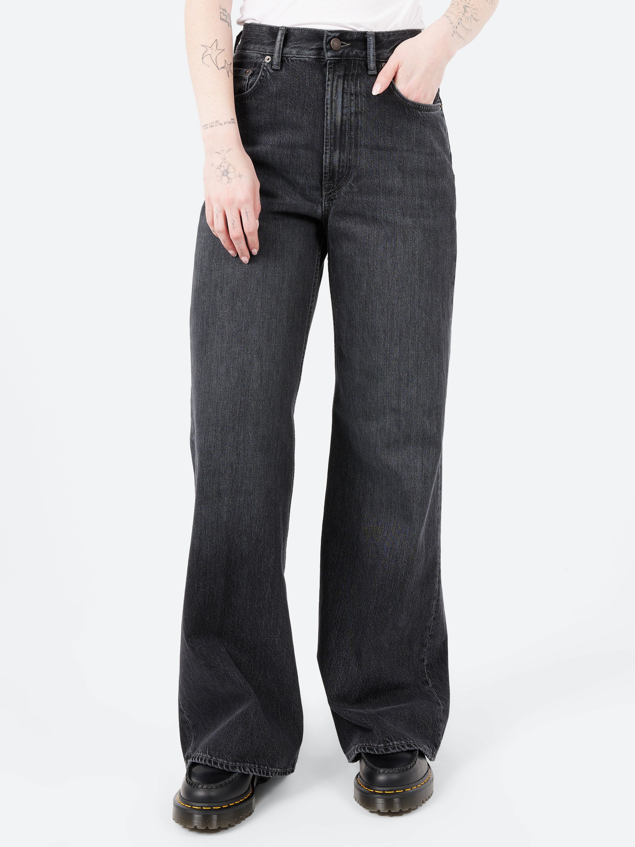 2022F Relaxed Fit Jeans