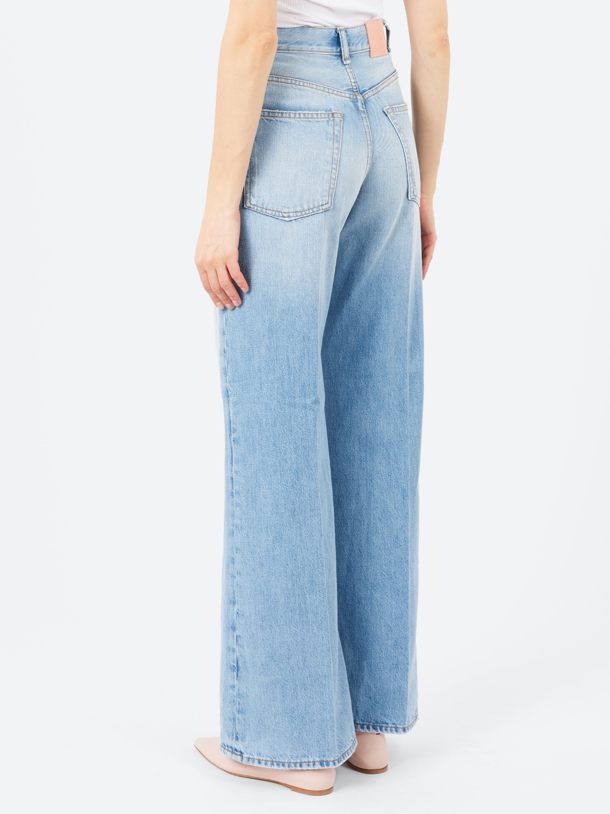 2022F Relaxed Fit Jeans