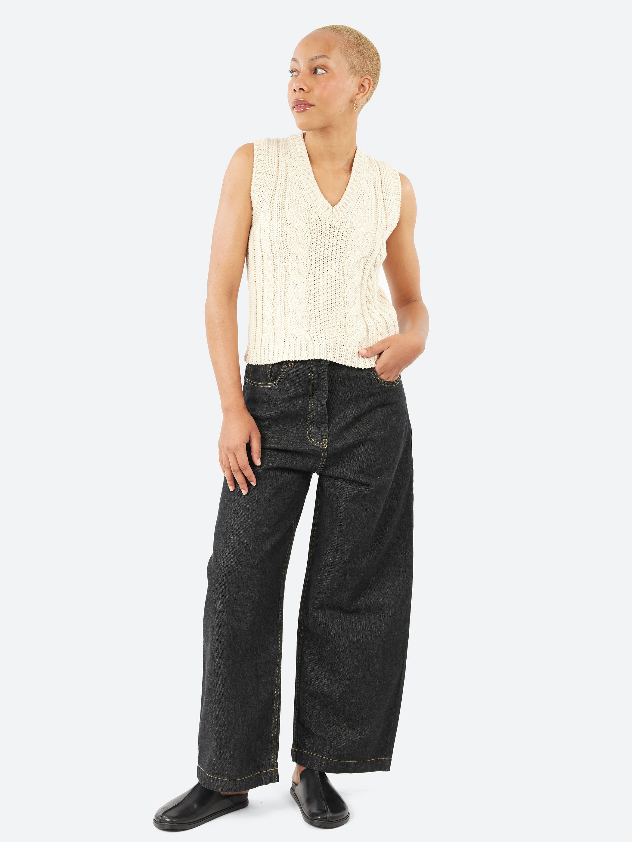 2557 Cable Knit Vest