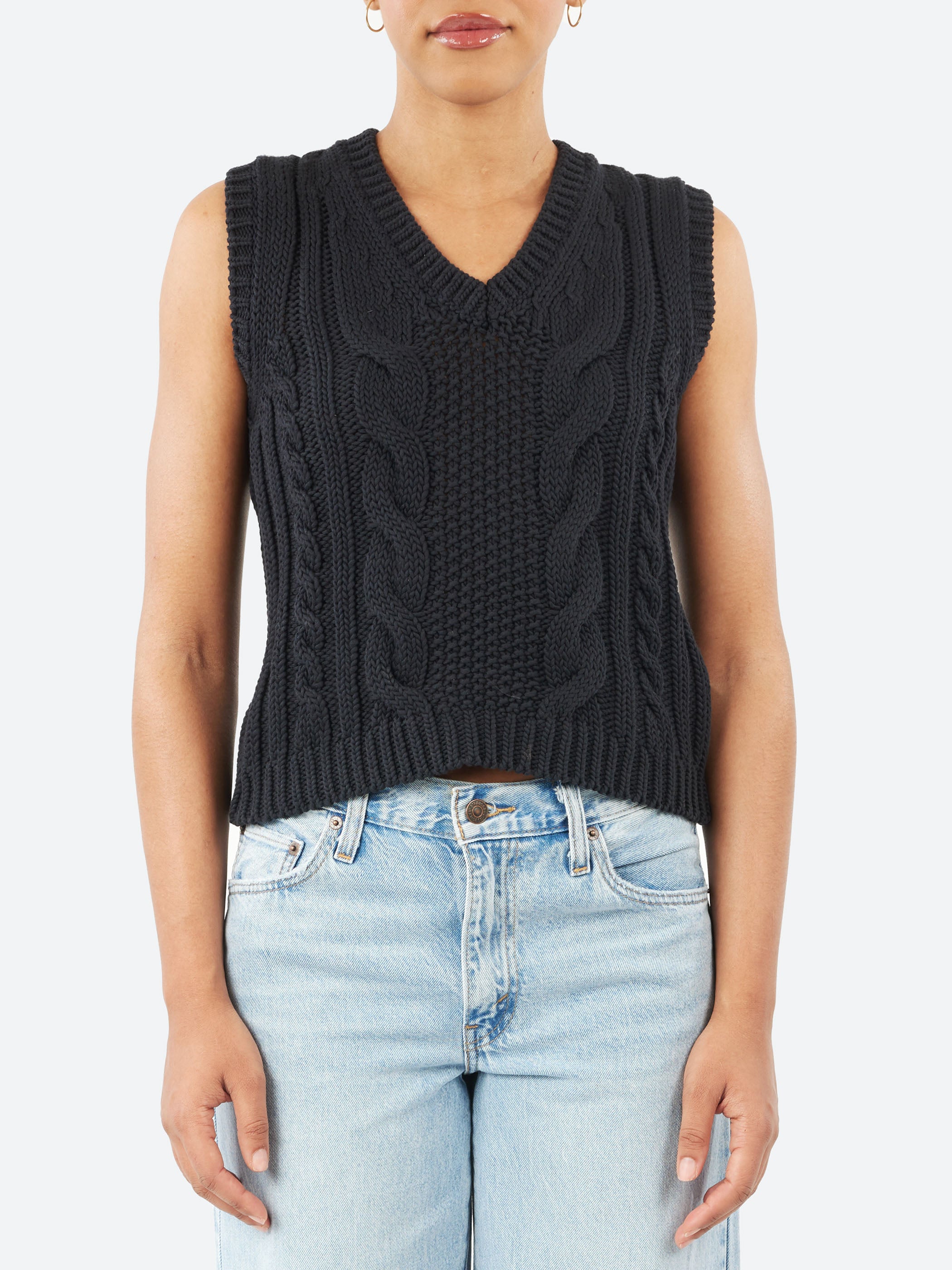 2557 Cable Knit Vest