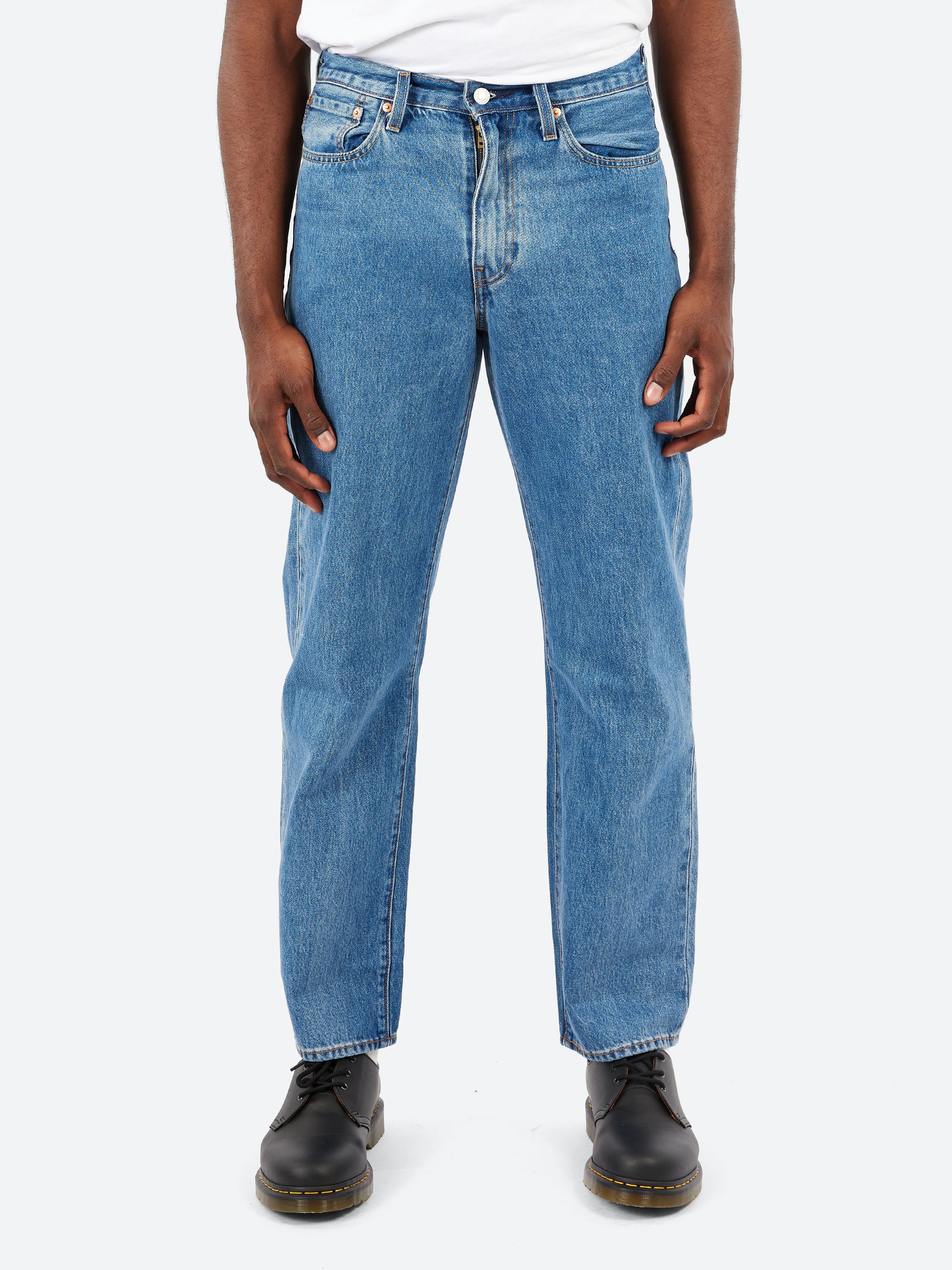 568 Loose Straight Jeans