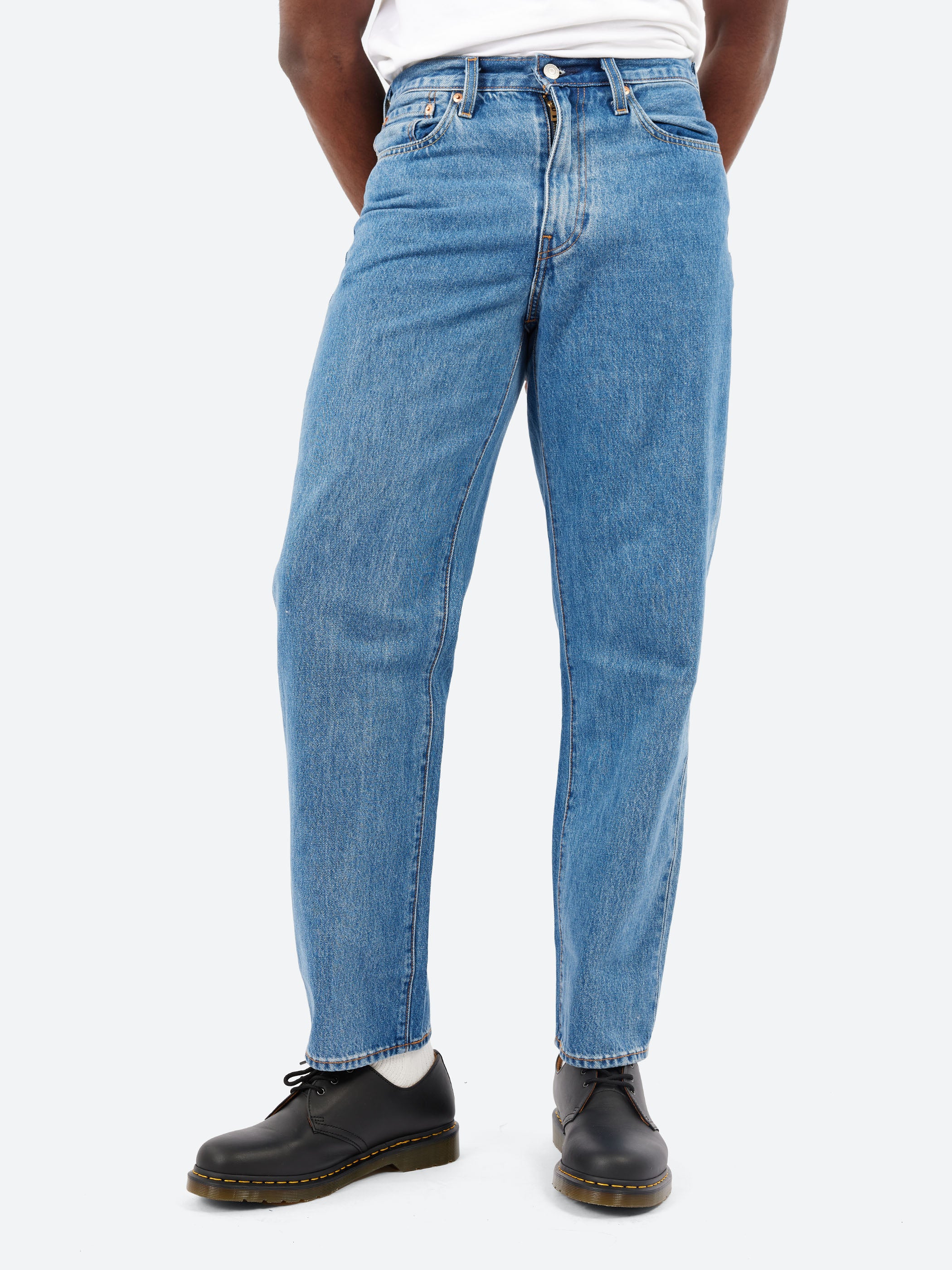 568 Loose Straight Jeans