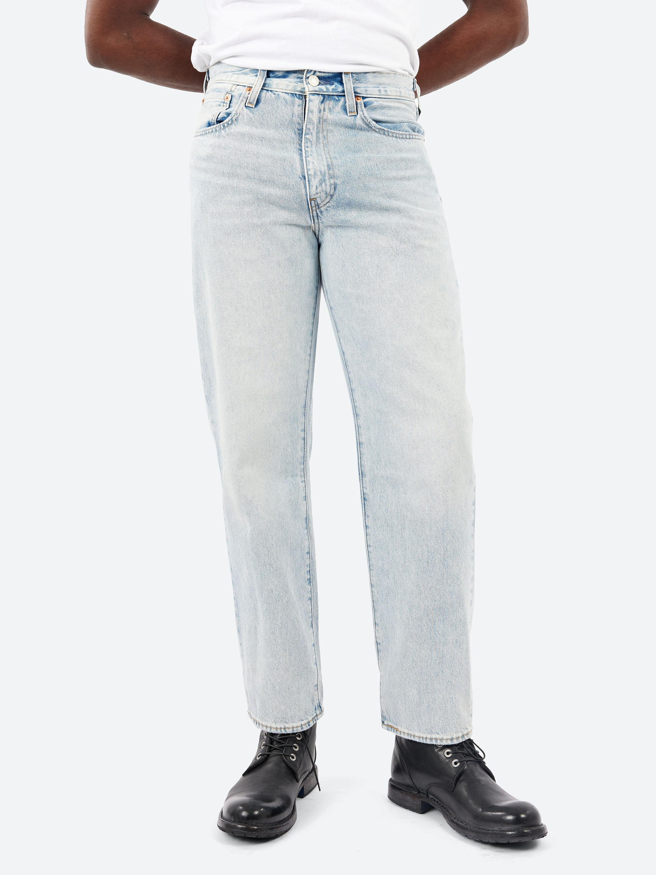 568 Loose Straight Jeans