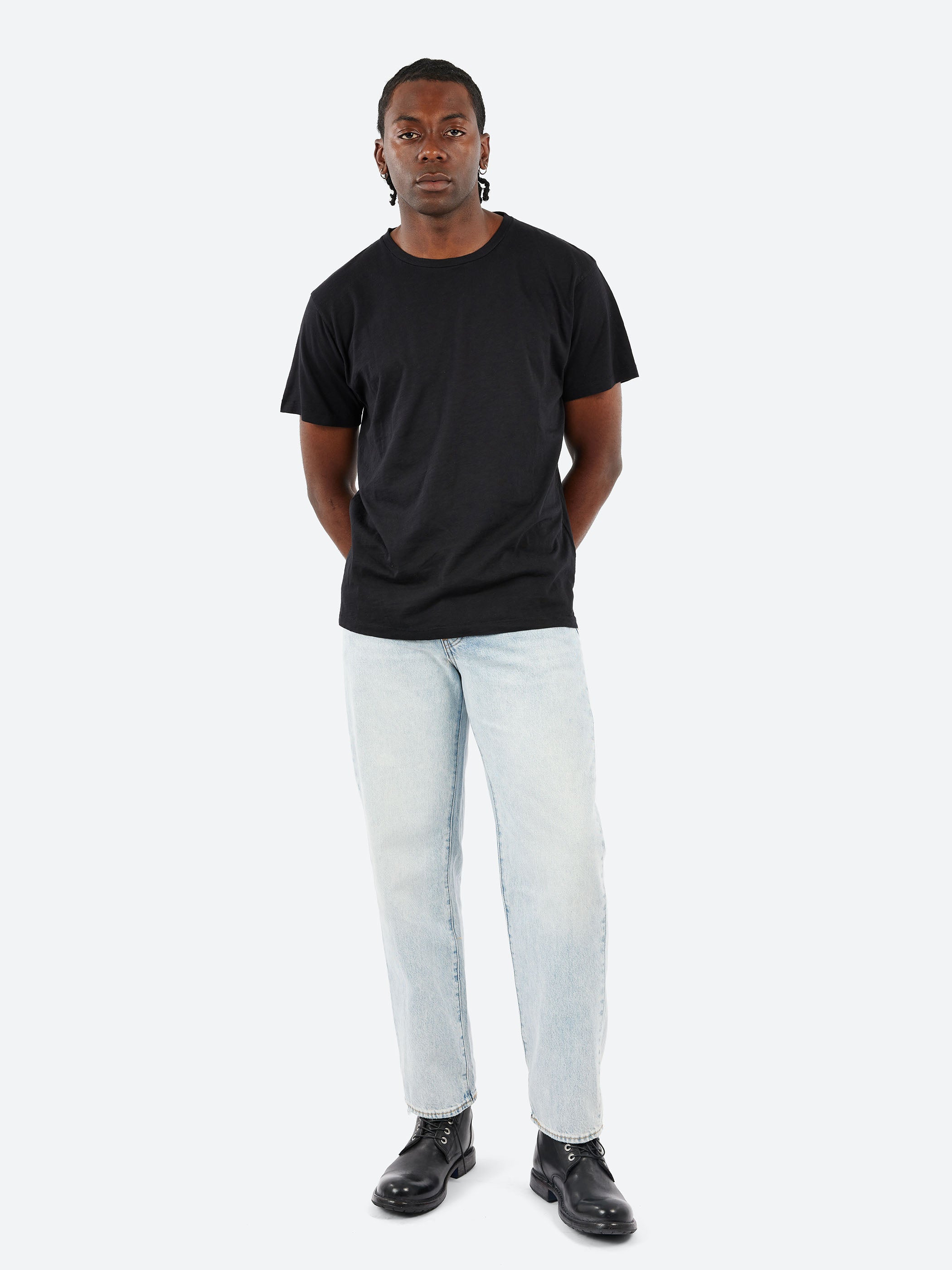 568 Loose Straight Jeans