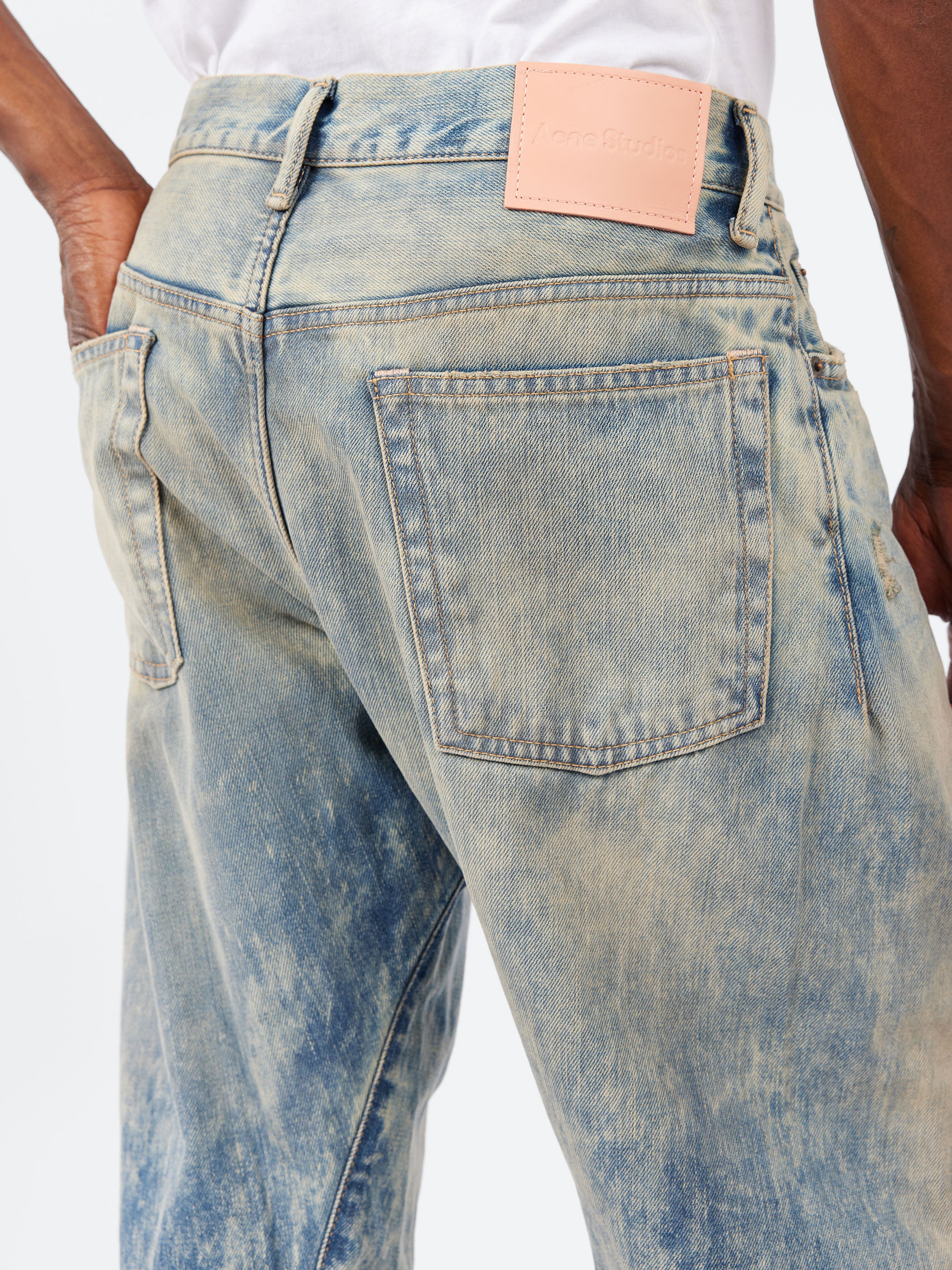 2006M Loose Fit Jeans