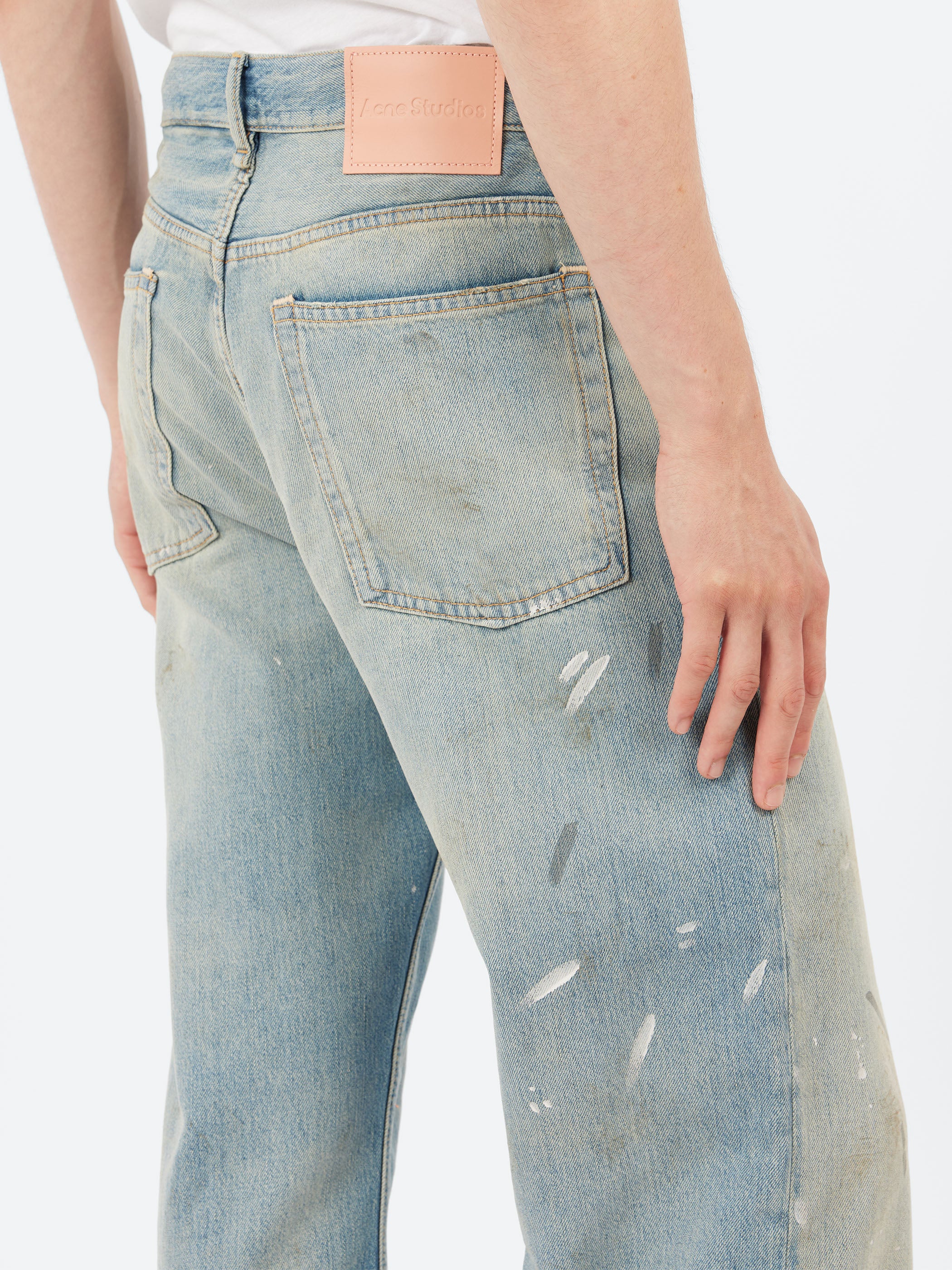 2021M Regular Fit Jeans