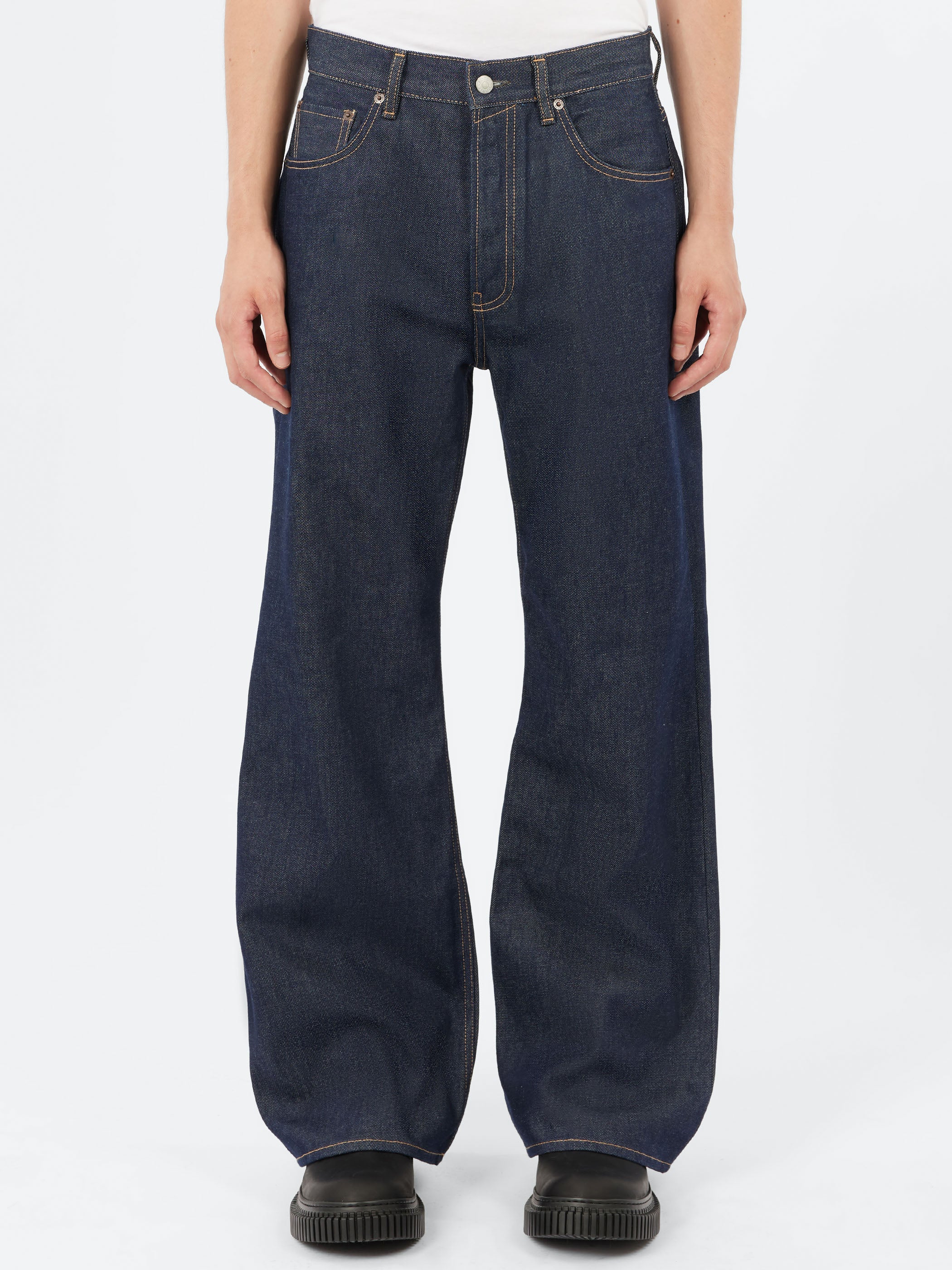 2021M Regular Fit Jeans