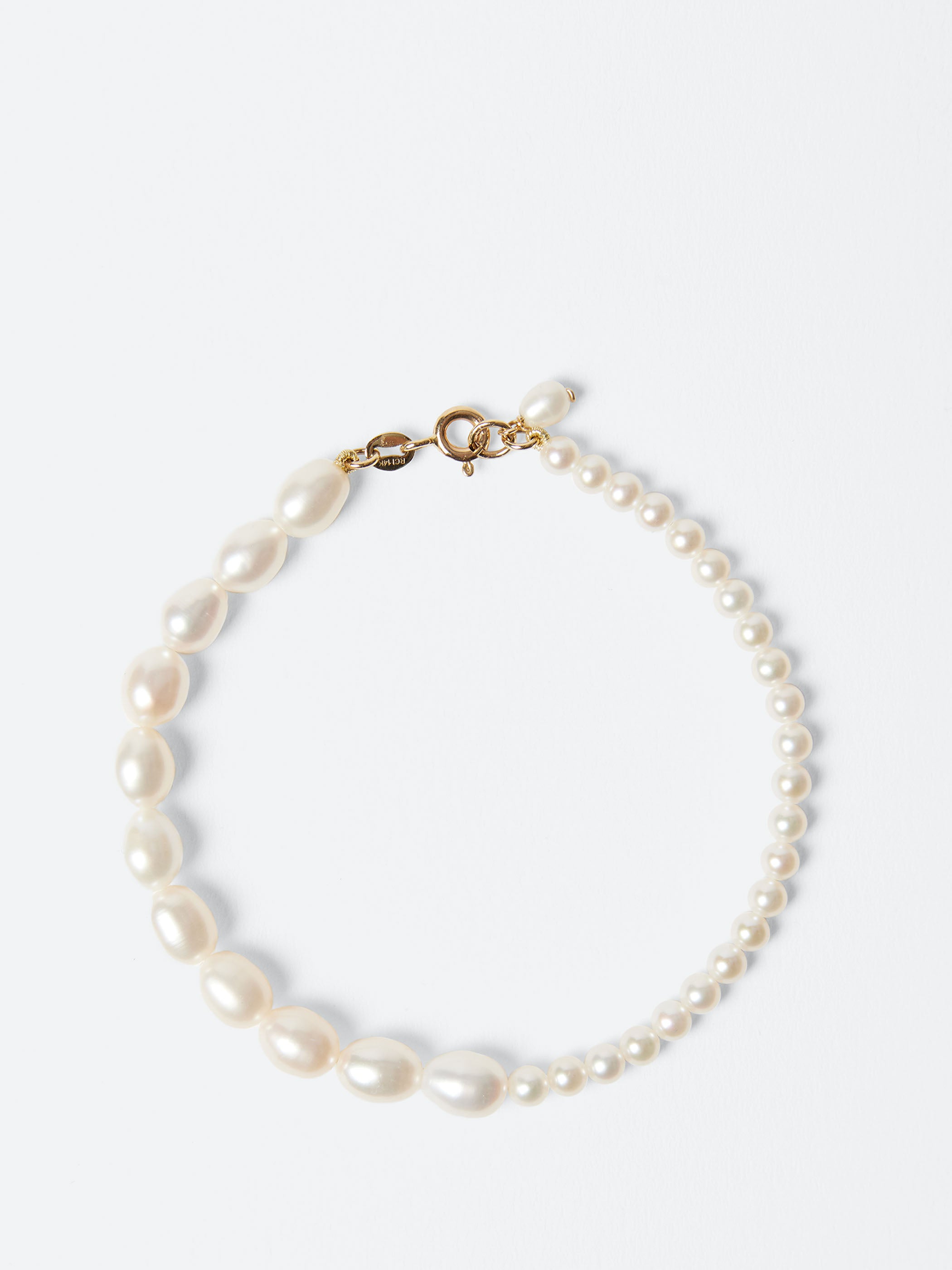 Contrast Pearl Strand Bracelet
