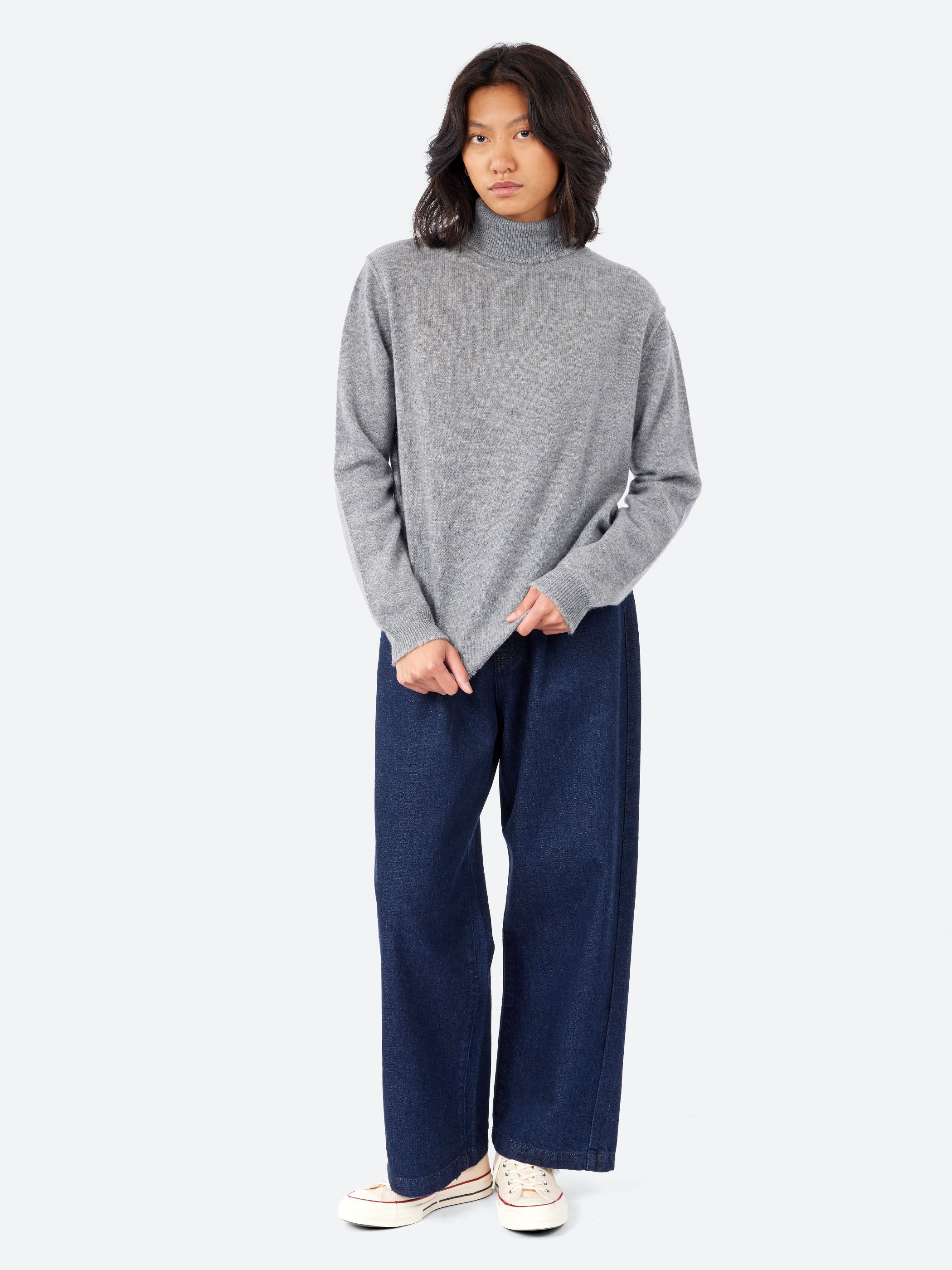 Distressed Roll Collar