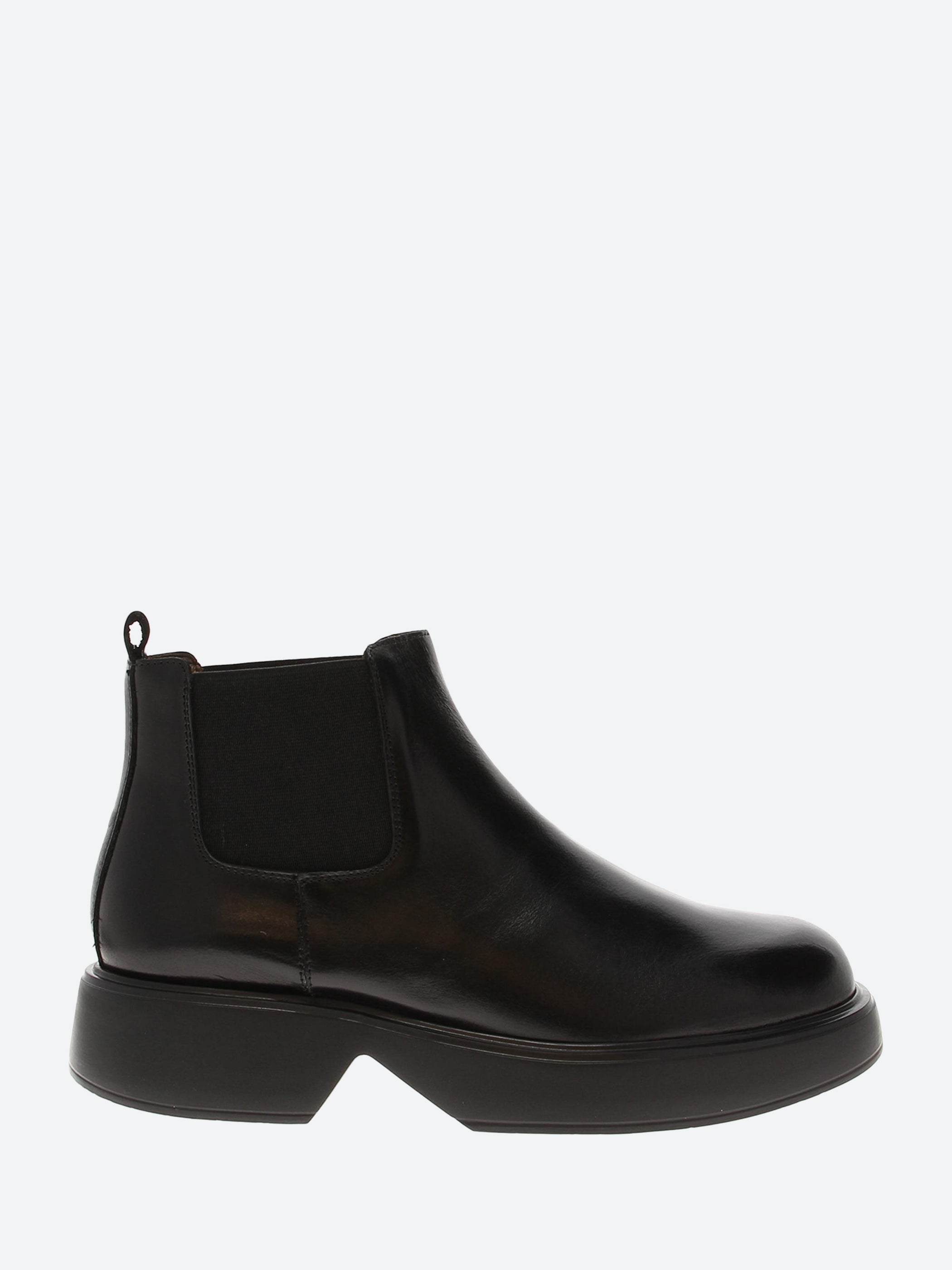 B-8204 Chelsea Boot