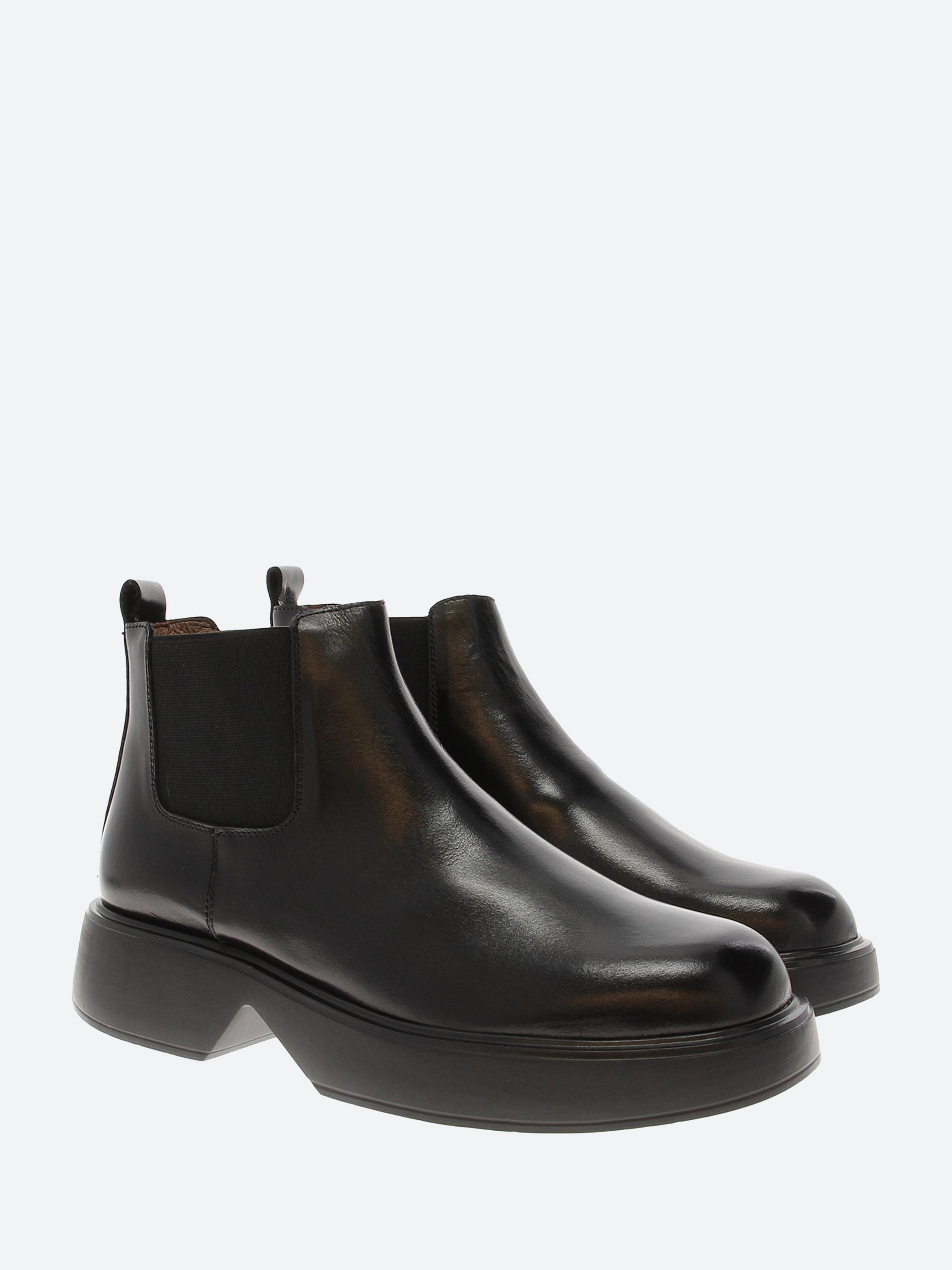 B-8204 Chelsea Boot