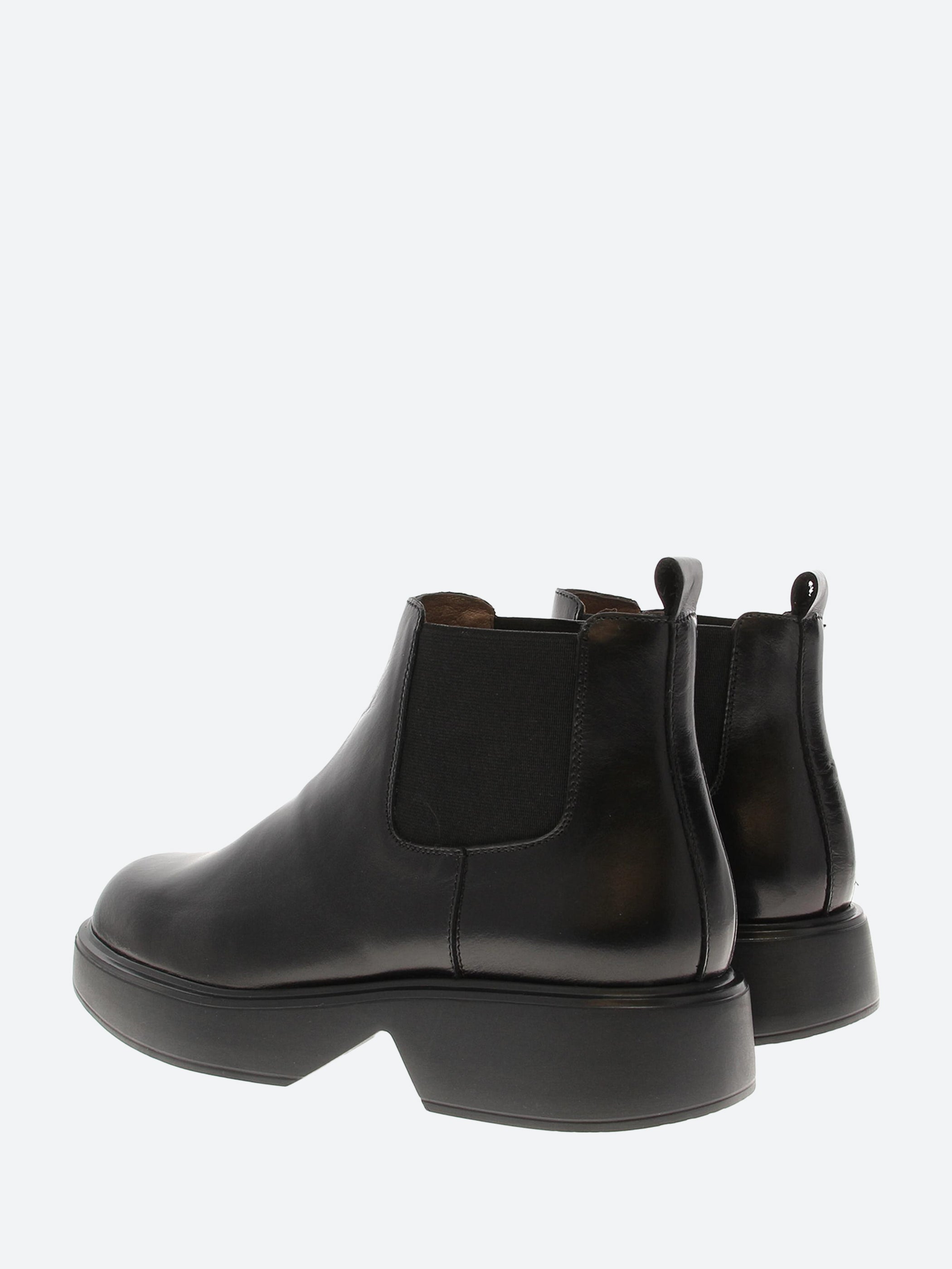 B-8204 Chelsea Boot