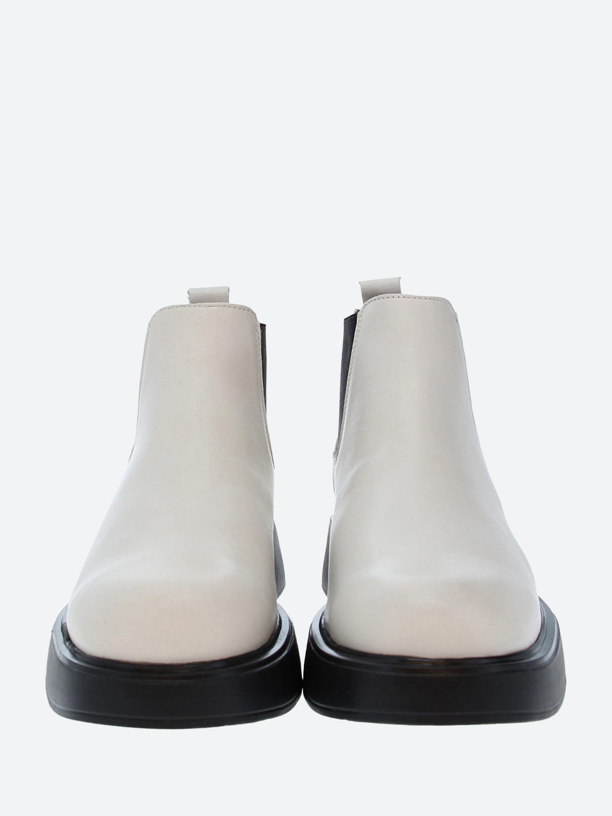 B-8204 Chelsea Boot