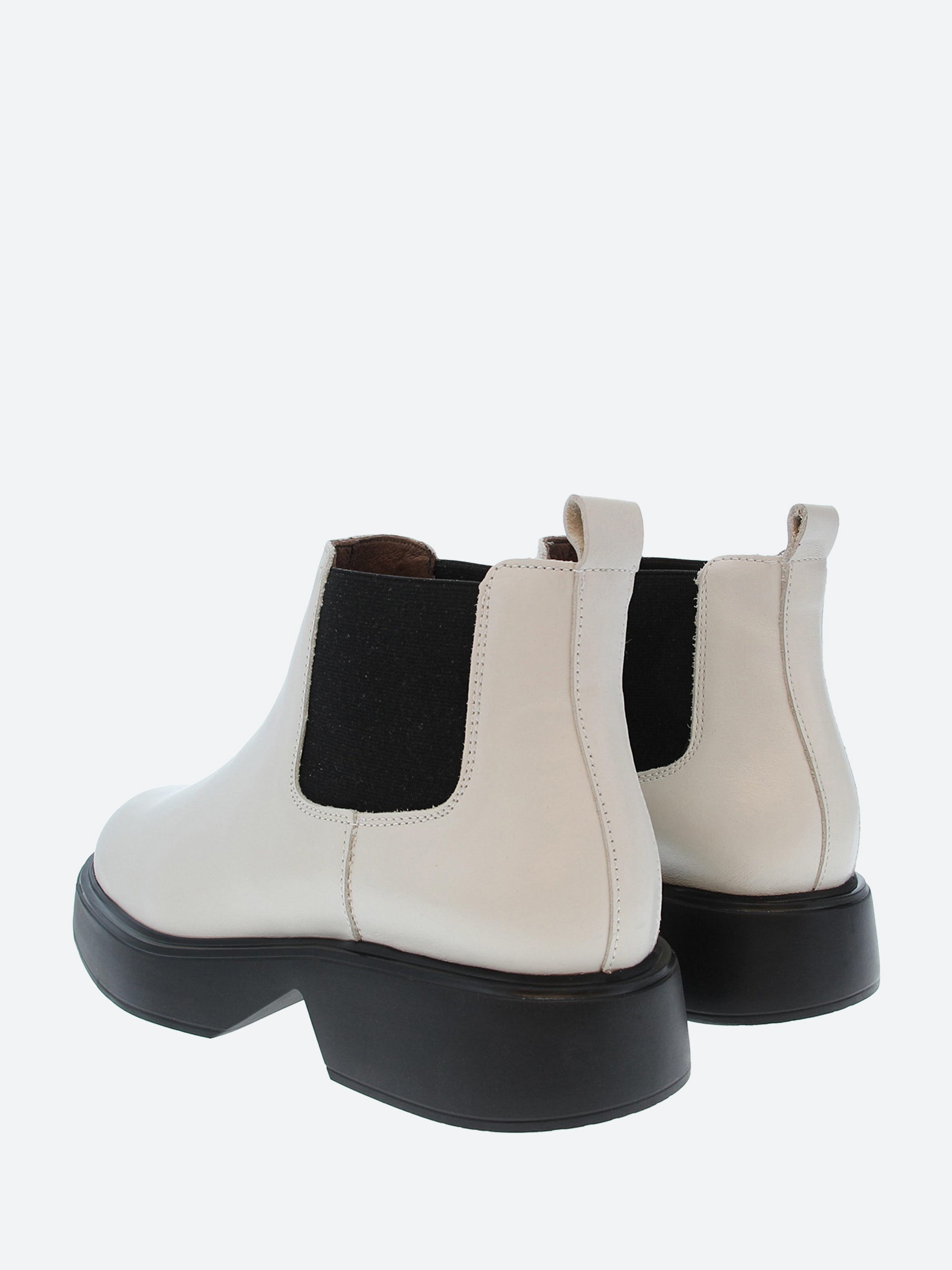 B-8204 Chelsea Boot