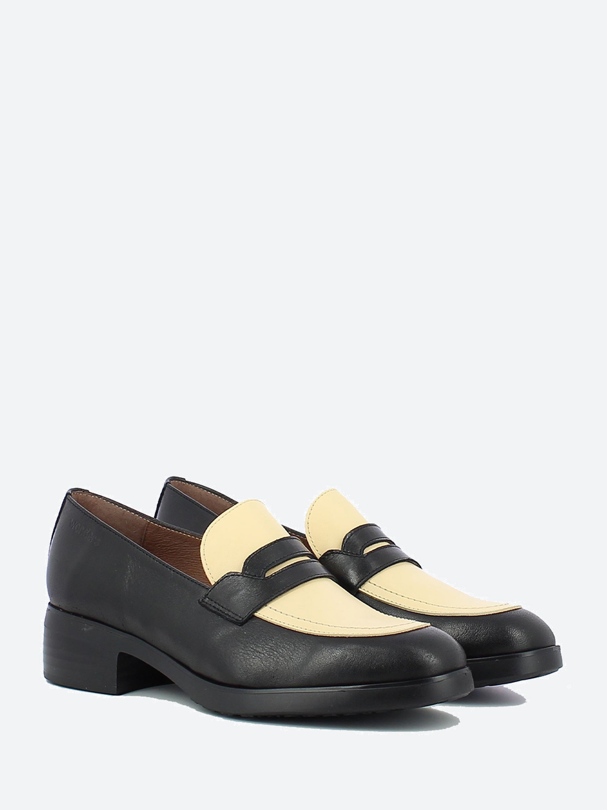 D-9320 Loafer