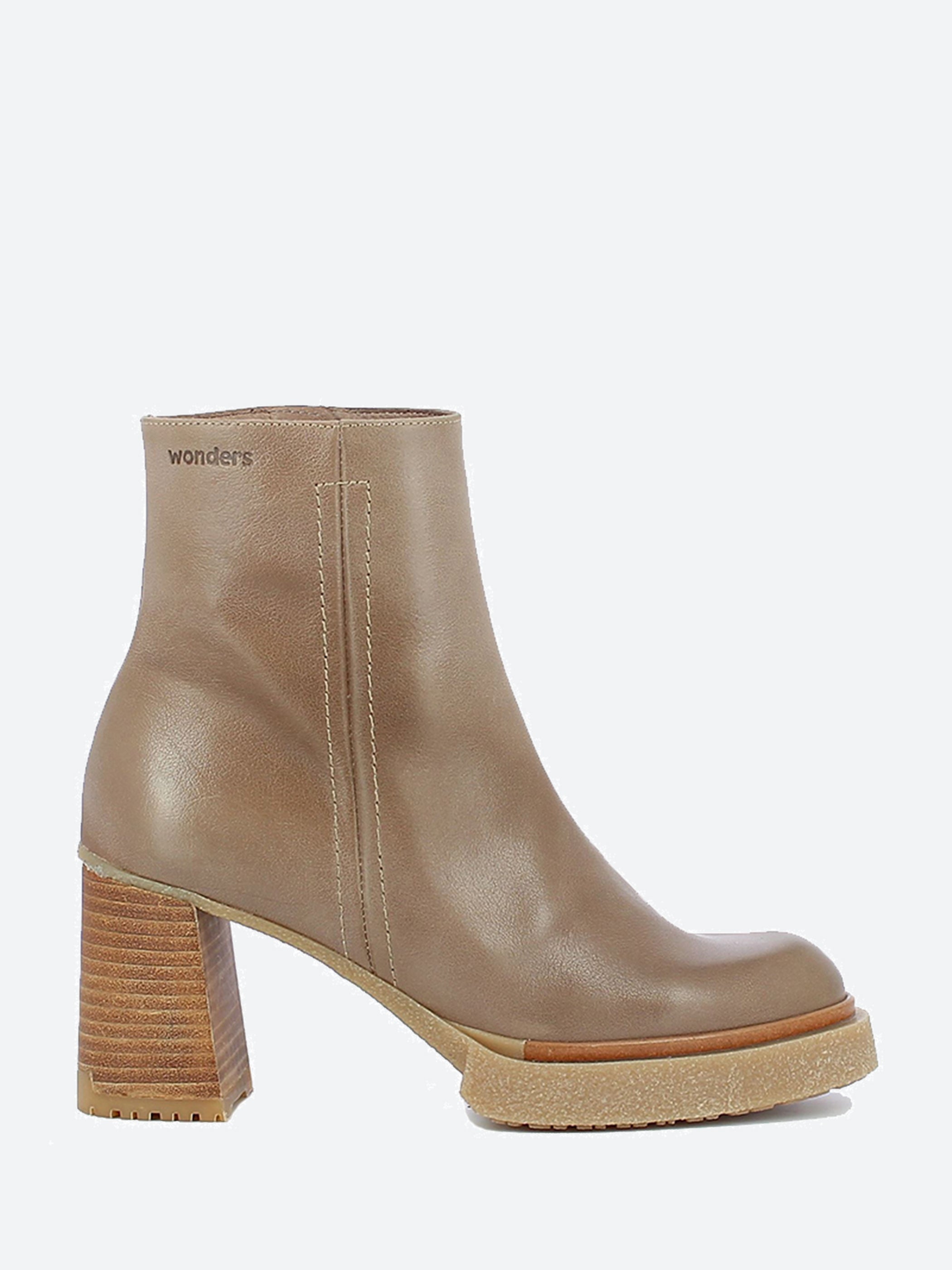 H-5203 Heel Boot