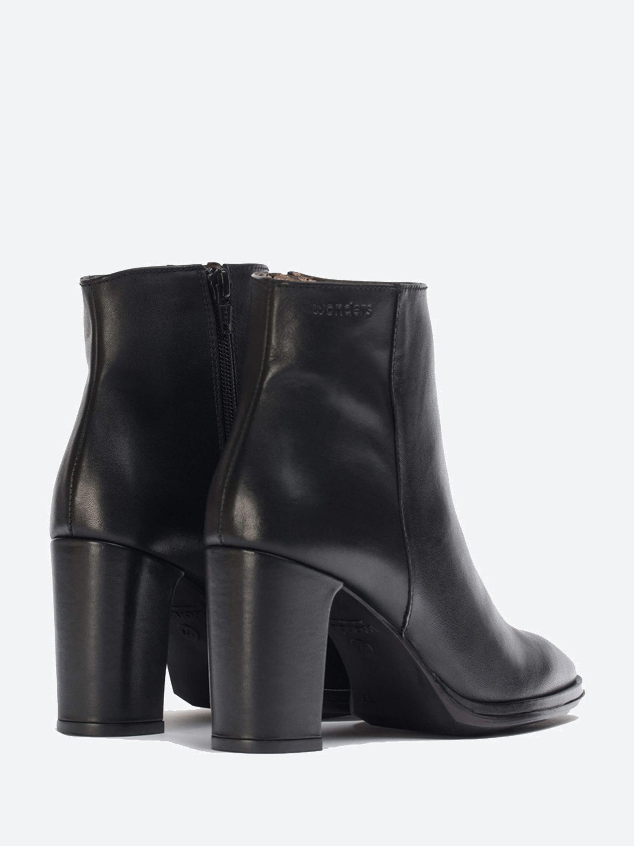 M-5105 Heel Boot