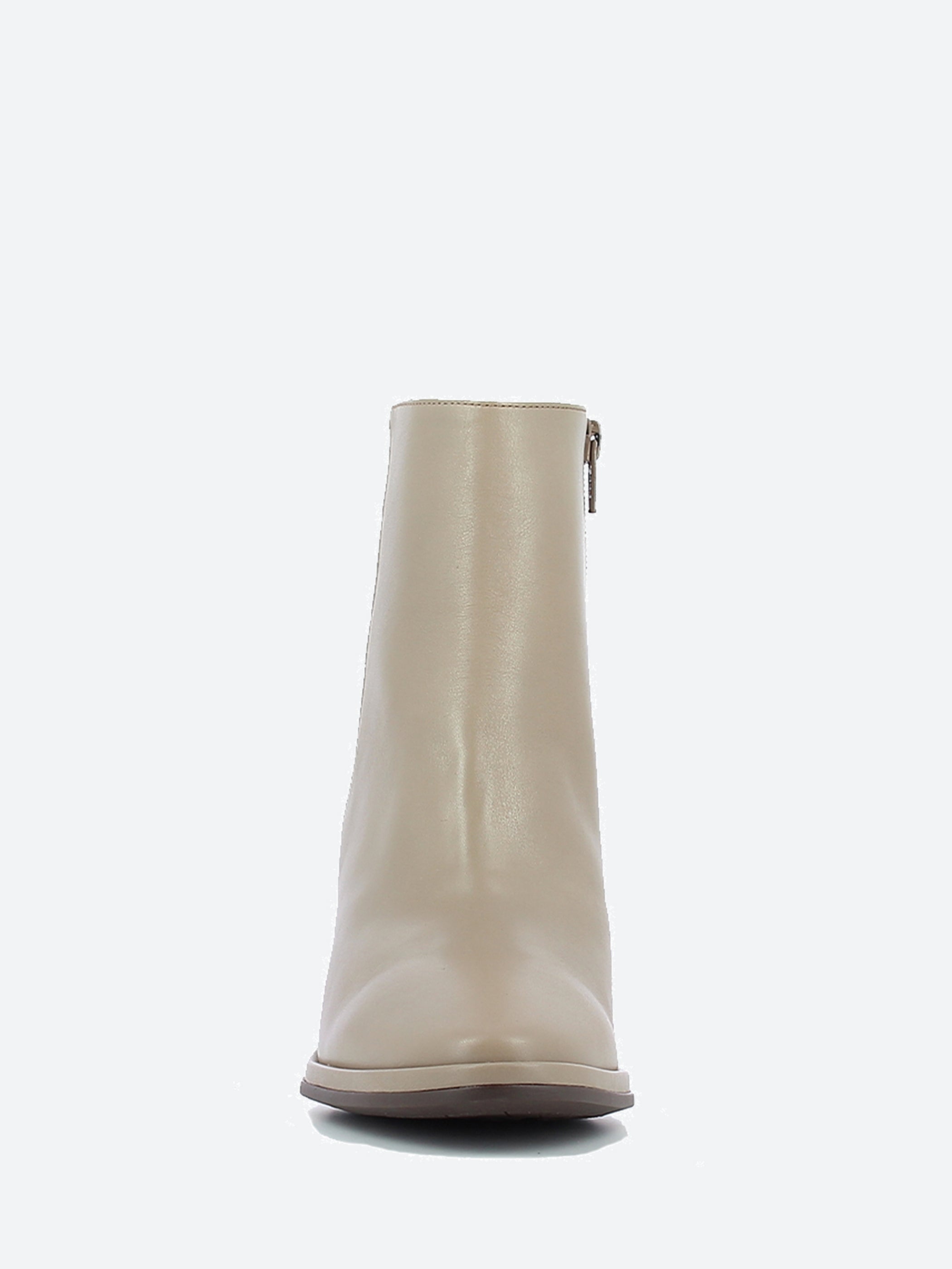 M-5105 Heel Boot