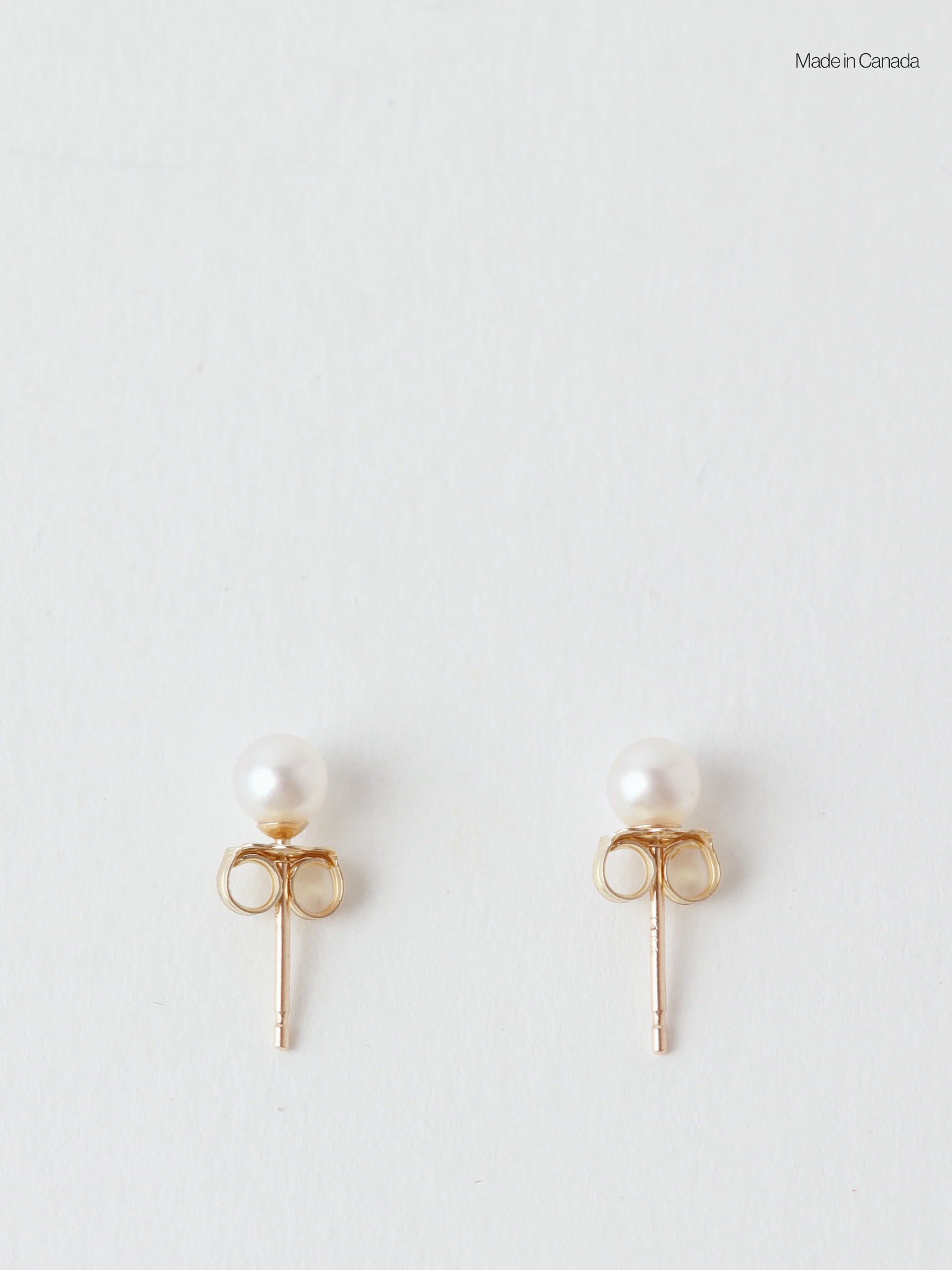 Akoya Pearl Studs White